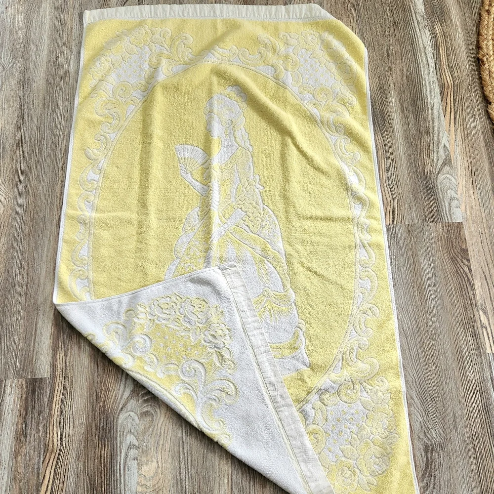 Vintage Damask French Rococo Bath Towel Yellow White 48 x 28 in Victorian Cotton